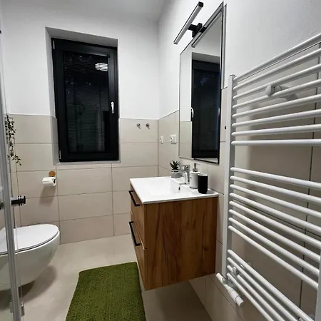 Apartnam Mony מרטין